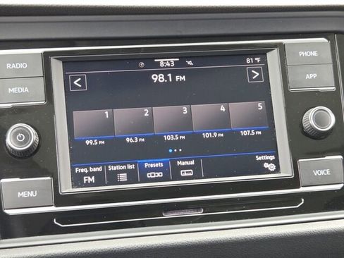 Used 2024 Volkswagen Jetta SE FWD image 20