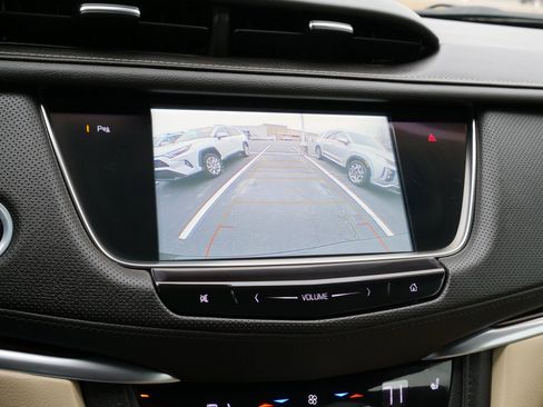 Used 2018 Cadillac XT5 Luxury w/ Driver Awareness Package image 29