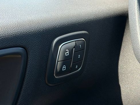 Used 2022 Ford Escape SEL w/ SEL Stealth AWD Package image 9