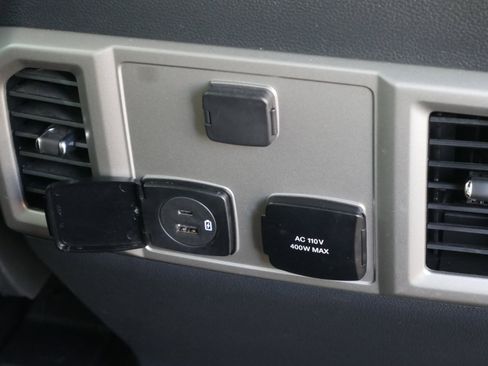 Certified 2022 Ford F250 Lariat w/ Black Appearance Package image 33