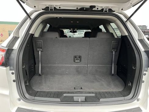 Used 2017 Chevrolet Traverse LT w/ Style and Technology Package image 33