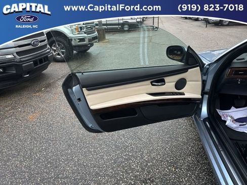 Used 2013 BMW 328i Convertible image 18