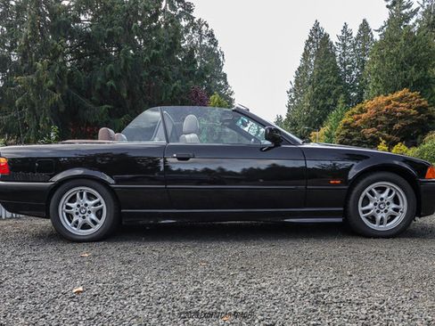 Used 1999 BMW 323i Convertible image 9