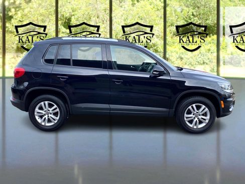 Used 2017 Volkswagen Tiguan S image 4