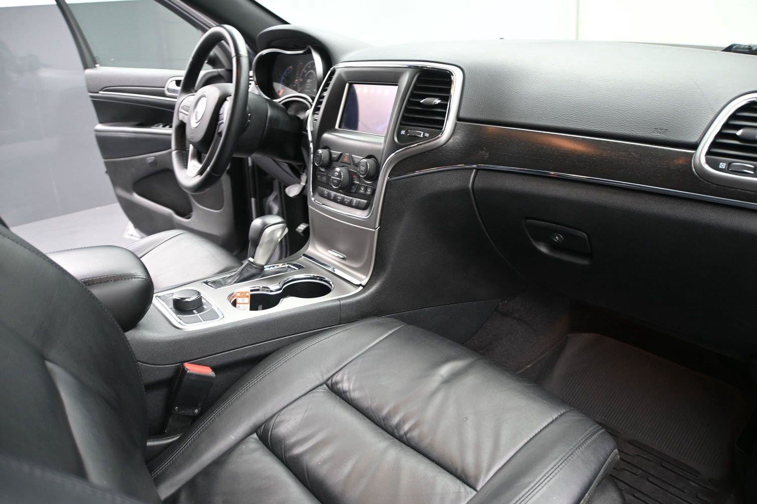 Used 2018 Jeep Grand Cherokee Limited AWD/4WD image 18