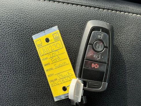 Certified 2017 Ford Fusion SE w/ Fusion SE Technology Package image 15