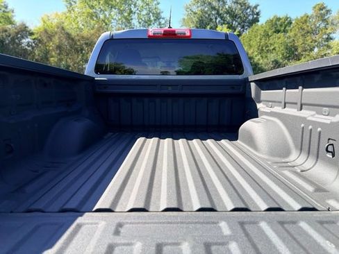 Used 2022 Chevrolet Colorado W/T w/ Custom Special Edition AWD/4WD image 23