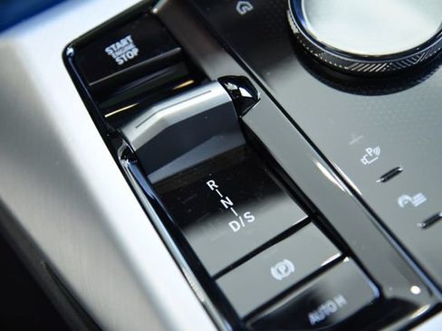 New 2026 BMW X3 xDrive30i w/ Premium Package AWD/4WD image 17