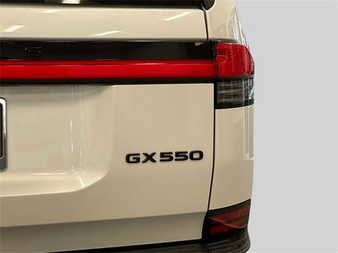 Certified 2025 Lexus GX 550 image 12
