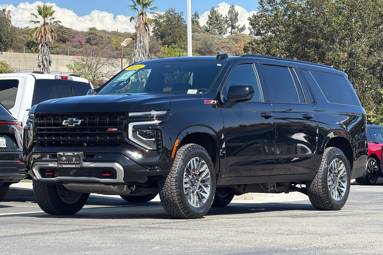Used 2025 Chevrolet Suburban Z71 AWD/4WD image 7