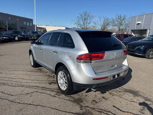 Used 2011 Lincoln MKX AWD image 7