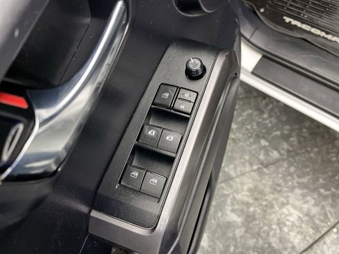 Used 2019 Toyota Tacoma TRD Sport image 8