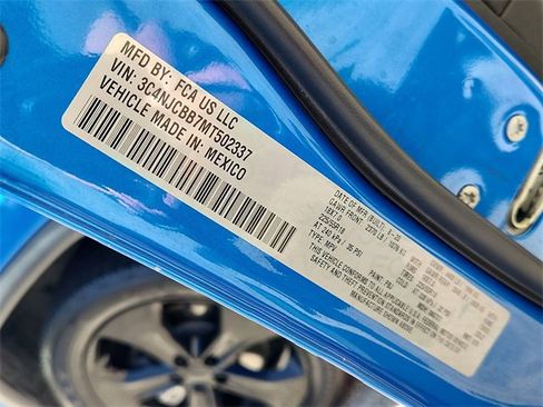 Used 2021 Jeep Compass Latitude image 32