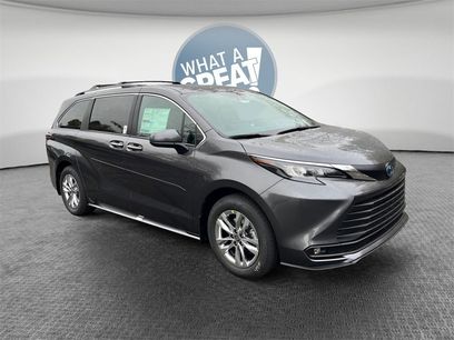 New 2025 Toyota Sienna XLE