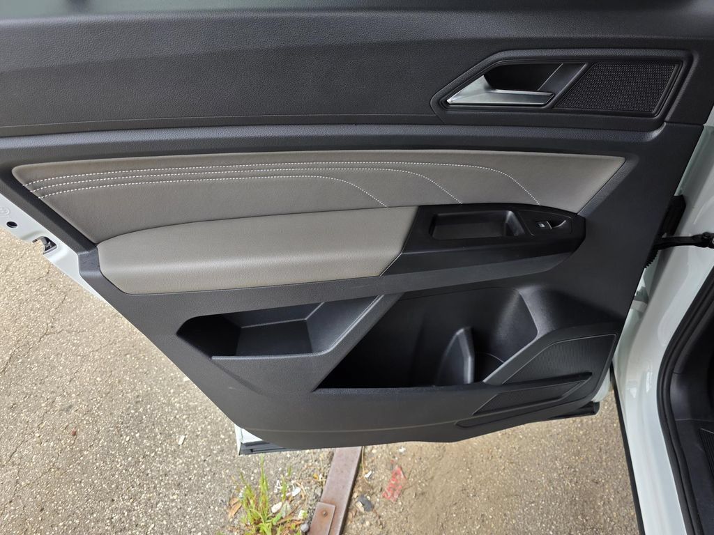 Used 2021 Volkswagen Atlas Cross Sport SE w/ Panoramic Sunroof Package FWD image 35