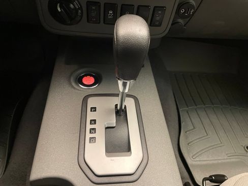 Used 2021 Nissan Frontier SV w/ Midnight Edition Floor Mats AWD/4WD image 15