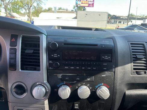 Used 2012 Toyota Tundra 4x4 CrewMax image 33