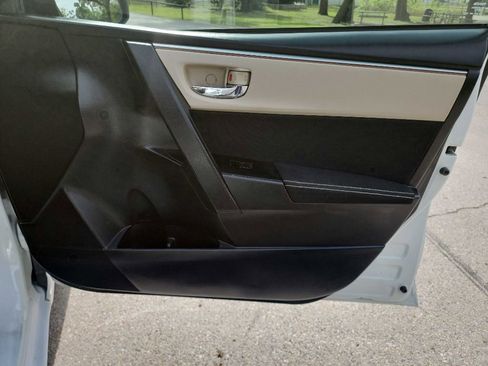 Used 2015 Toyota Corolla LE image 27