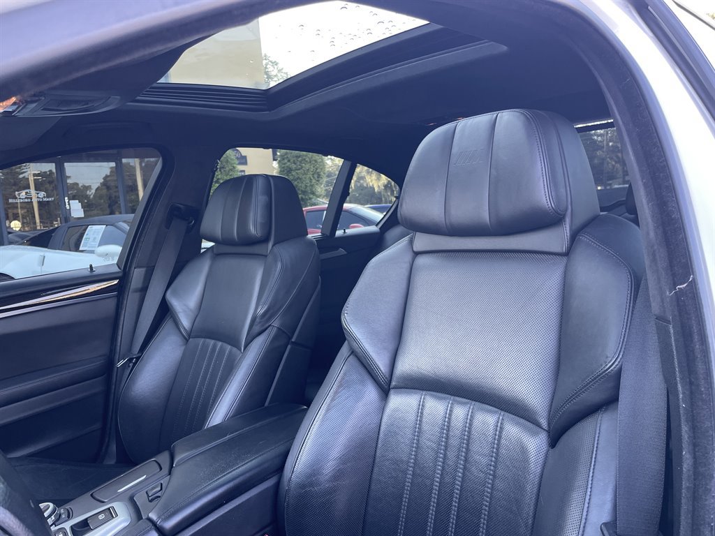 Used 2013 BMW M5 RWD image 4
