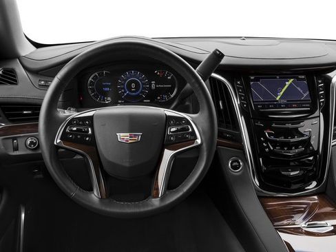 Used 2017 Cadillac Escalade Premium Luxury RWD image 31