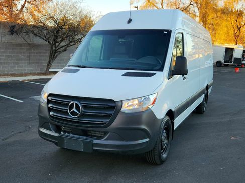 Used 2024 Mercedes-Benz Sprinter 2500 image 1