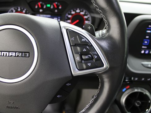 Used 2020 Chevrolet Camaro LT w/ RS Package image 11