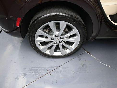 Used 2023 Buick Envision Avenir image 25