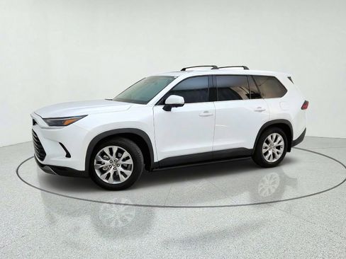 Used 2026 Toyota Grand Highlander FWD image 15
