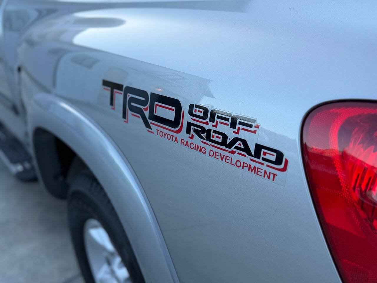 Used 2005 Toyota Tundra SR5 w/ TRD Off-Road Pkg AWD/4WD image 22