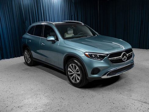 New 2026 Mercedes-Benz GLC 300 image 3