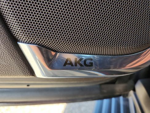 Used 2023 Cadillac Escalade ESV Sport w/ Touring Package image 16