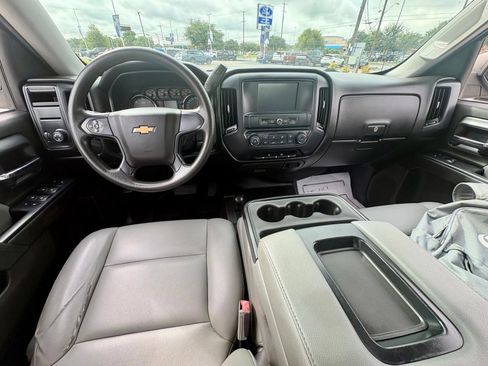 Used 2018 Chevrolet Silverado 1500 W/T w/ Trailering Package AWD/4WD image 9