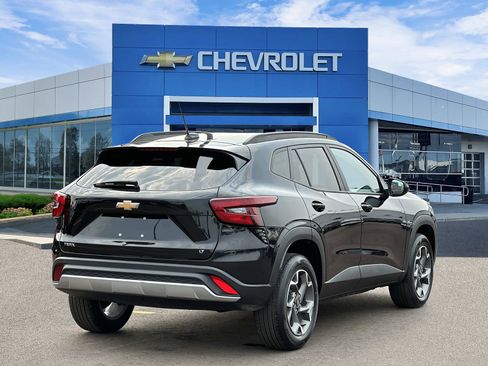 Certified 2024 Chevrolet Trax LT w/ Driver Confidence Package FWD image 4