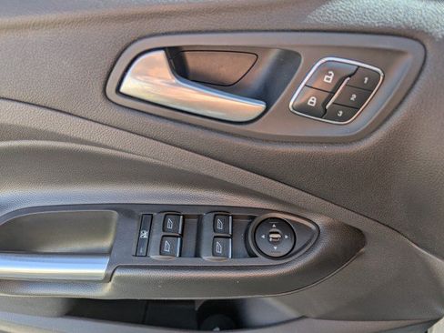 Used 2015 Ford Escape Titanium w/ Equipment Group 301A AWD/4WD image 10