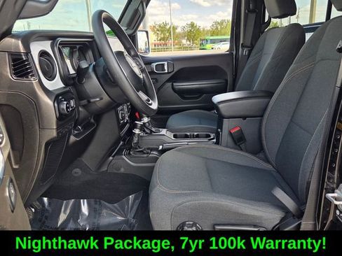 Used 2025 Jeep Gladiator Mojave AWD/4WD image 14