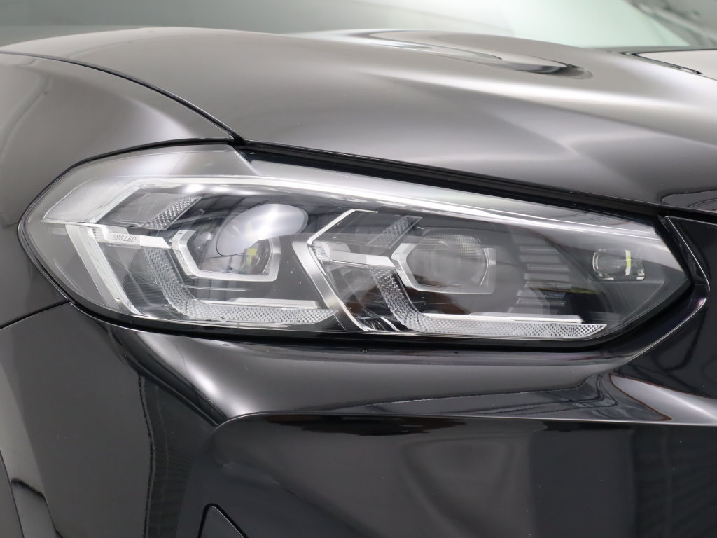 Used 2023 BMW X4 xDrive30i w/ Premium Package AWD/4WD image 9