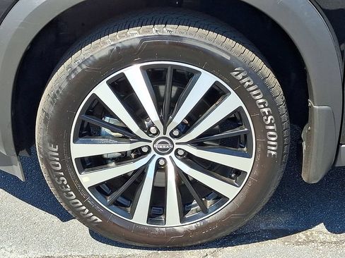 Used 2025 Nissan Pathfinder Platinum w/ Cargo Package AWD/4WD image 8
