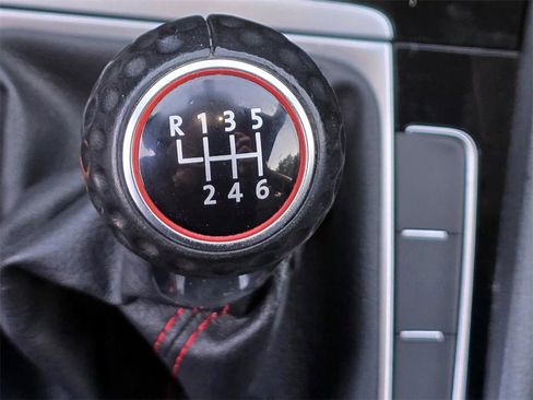 Used 2019 Volkswagen GTI SE image 13