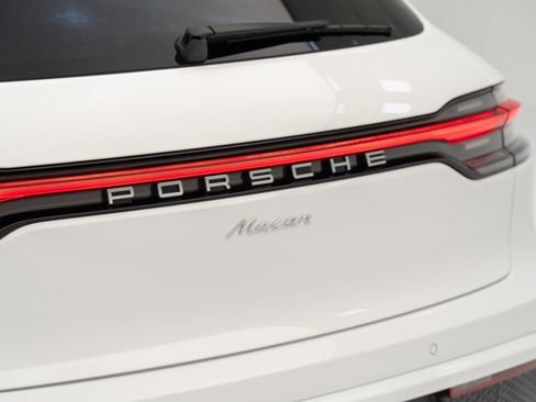 New 2026 Porsche Macan image 13