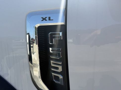 Used 2019 Ford F550 2WD Regular Cab Super Duty image 14