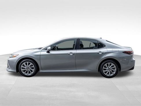 Used 2023 Toyota Camry LE FWD image 11