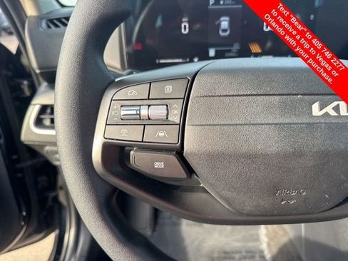 Used 2025 Kia K4 LXS image 17