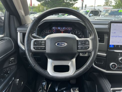 Used 2024 Ford Expedition Max XLT AWD/4WD image 16