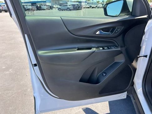 Used 2024 Chevrolet Equinox LT FWD image 12