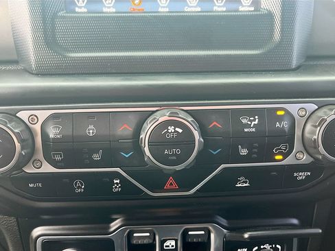 Used 2023 Jeep Gladiator Sport AWD/4WD image 19