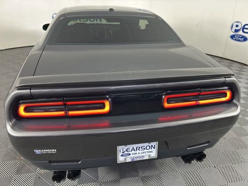 Used 2017 Dodge Challenger R/T image 16