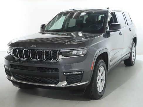 Used 2023 Jeep Grand Cherokee L Limited AWD/4WD image 4