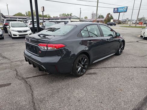 Used 2025 Toyota Corolla SE w/ SE Premium Package image 6