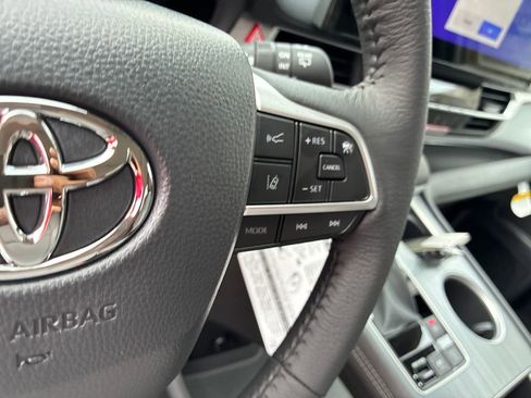 New 2026 Toyota Sienna XLE image 27