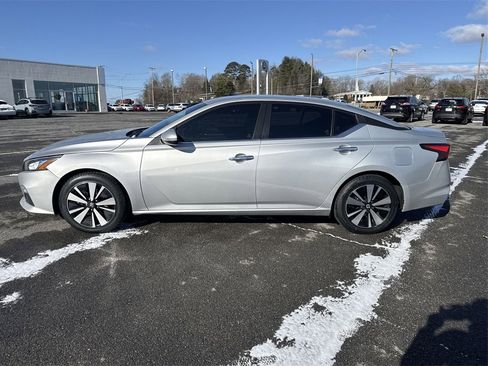 Used 2021 Nissan Altima 2.5 SV image 3